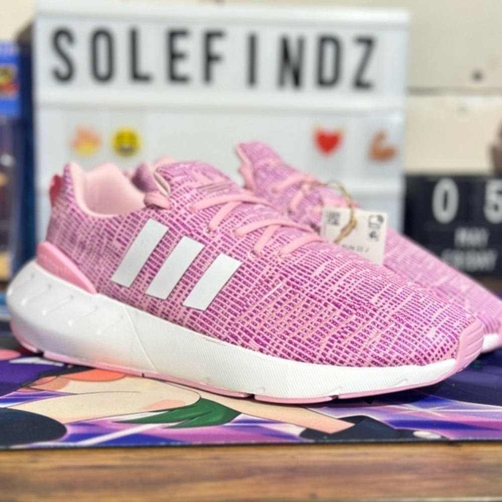 Clearout- Adidas Swift Run 22 Sneakers